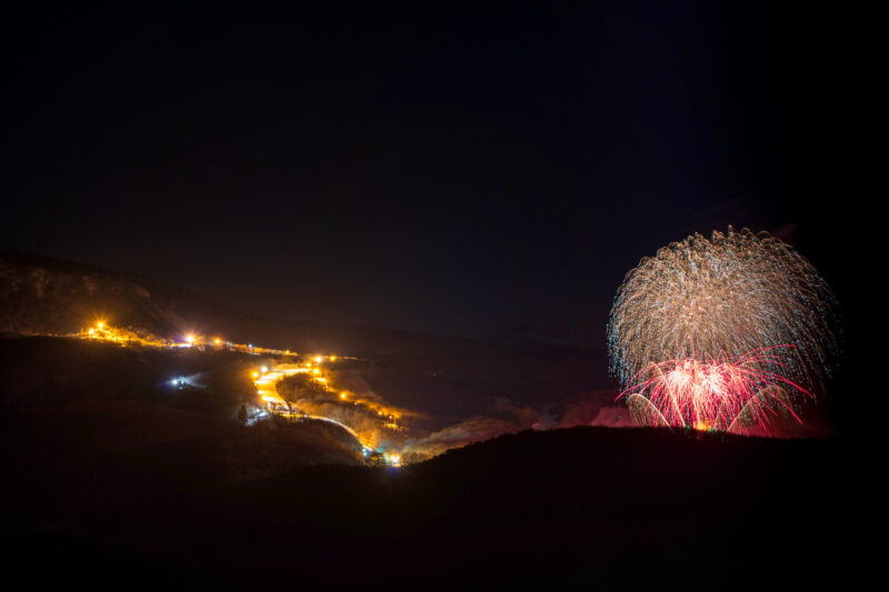 えぼし雪上花火大会(宮城県蔵王町)