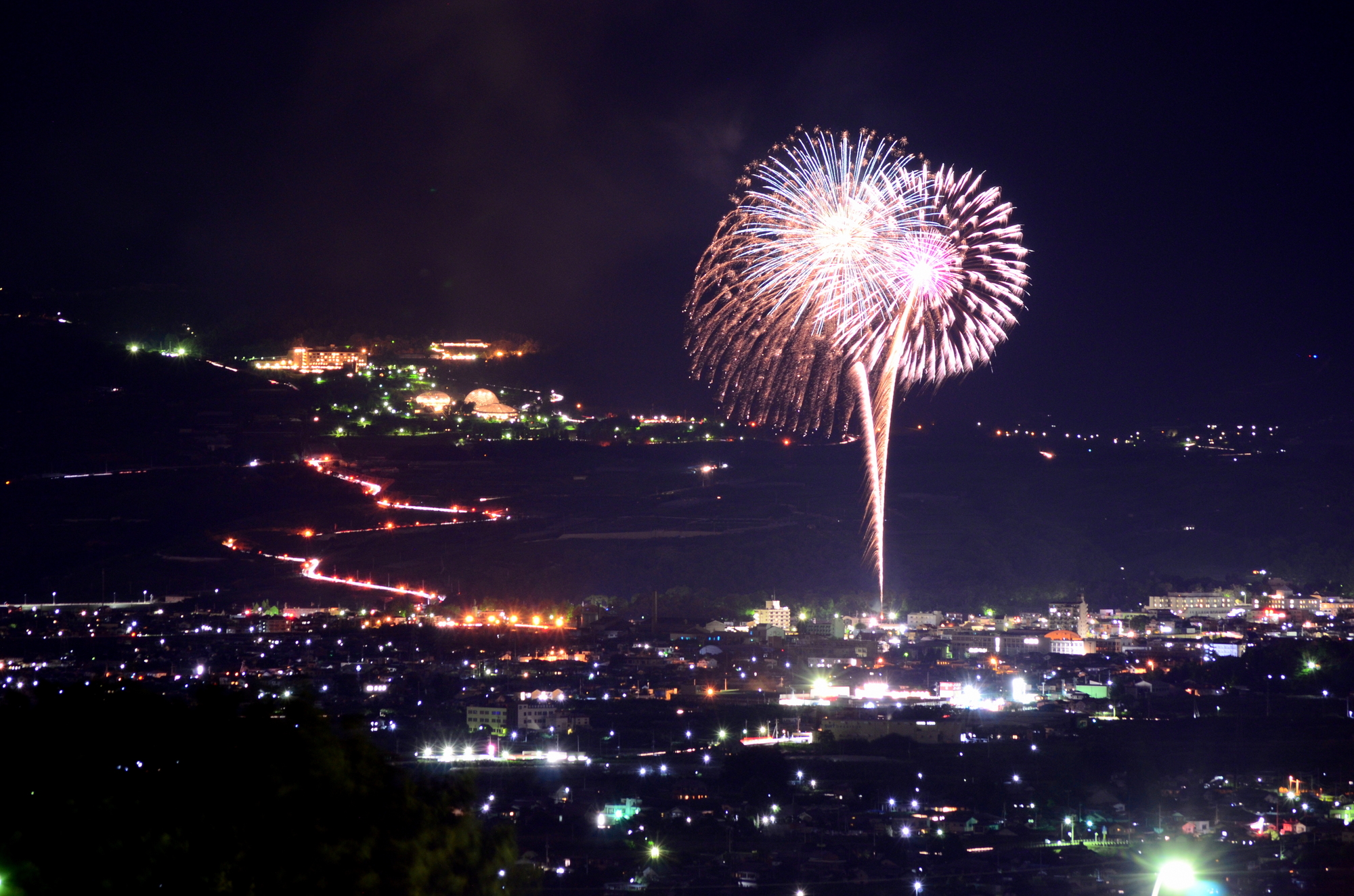 笛吹川県下納涼花火大会(山梨県山梨市)