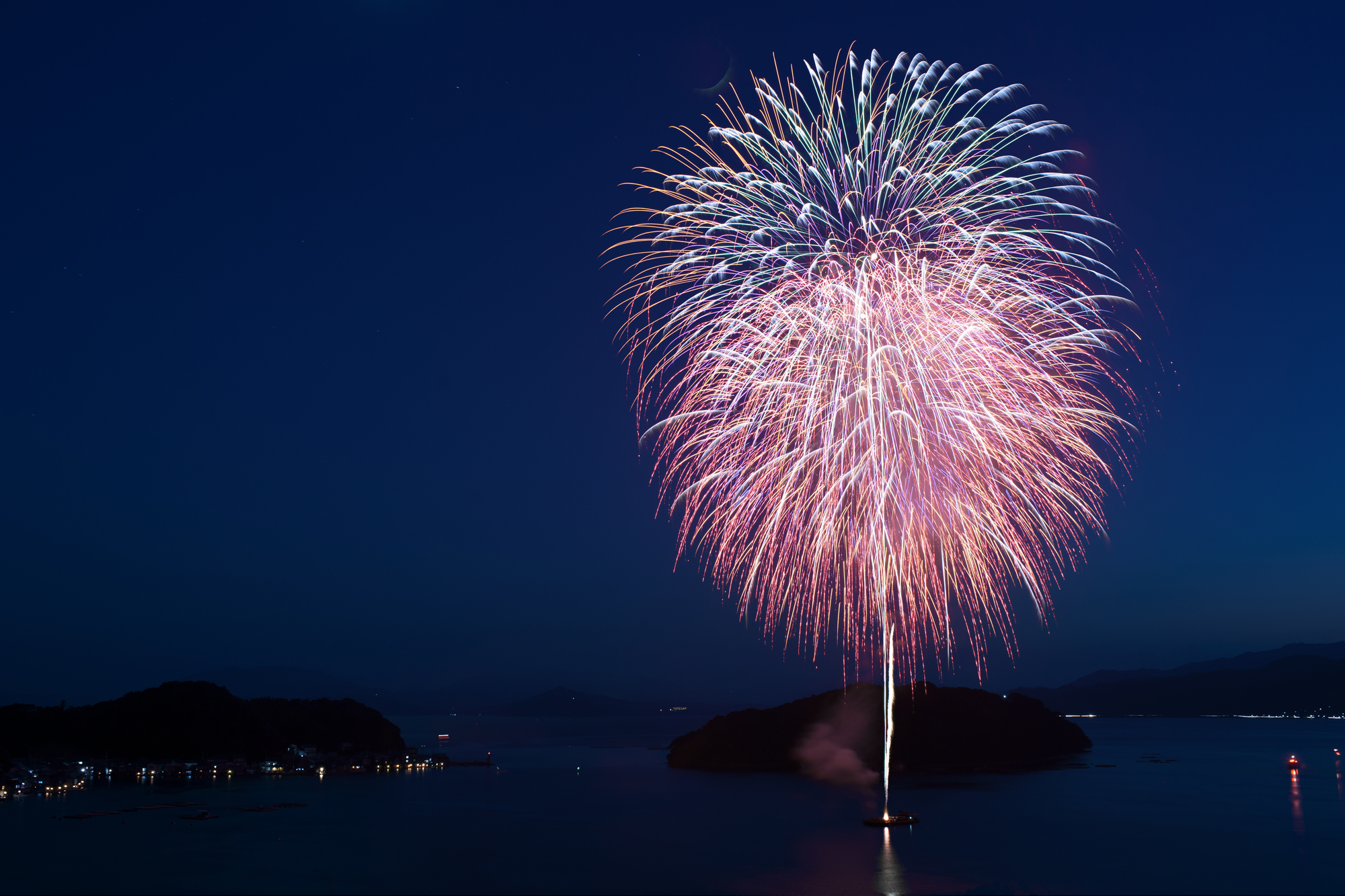 伊根花火(京都府伊根町)