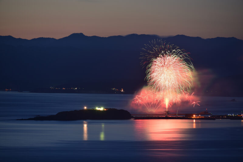 かもめ島花火大会(北海道江差町)