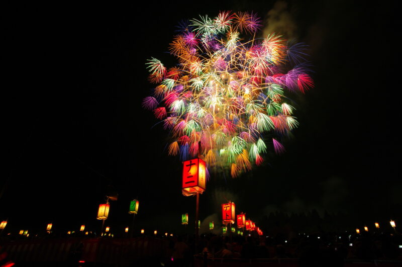 片貝まつり浅原神社秋季例大祭奉納大煙火(新潟県小千谷市)