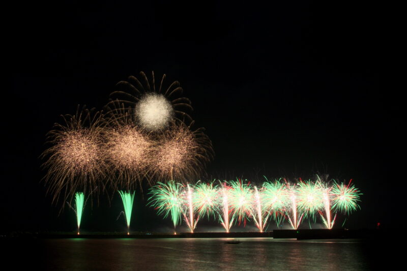 さつま黒潮きばらん海枕崎港まつり花火大会(鹿児島県枕崎市)