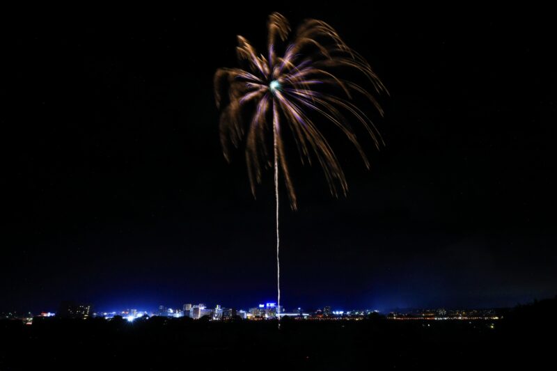 北上みちのく芸能まつりトロッコ流しと花火の夕べ(岩手県北上市)