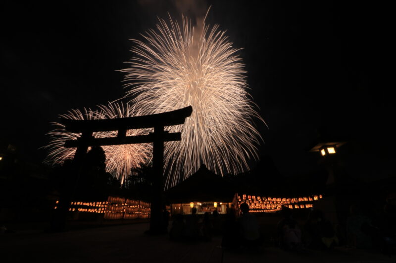 護国神社からの北日本新聞納涼花火富山会場(富山県富山市)