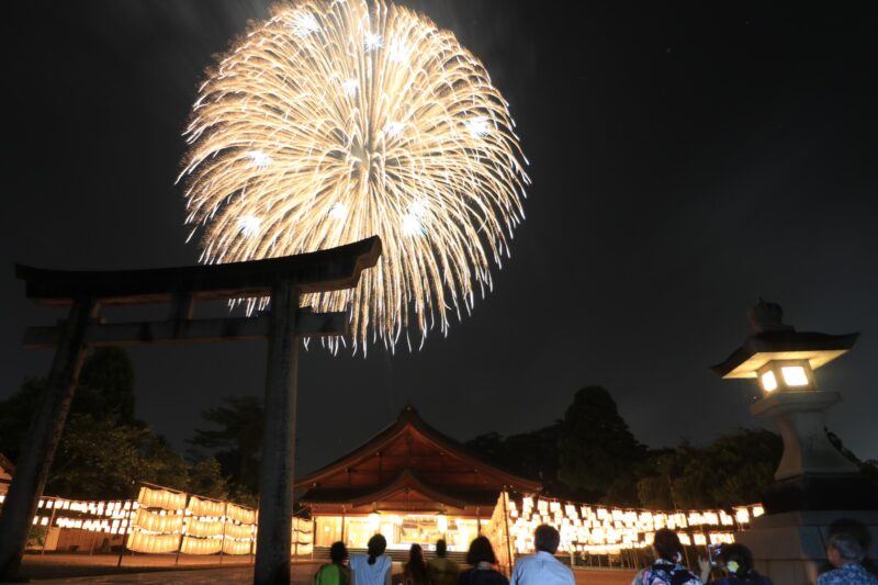 護国神社からの北日本新聞納涼花火富山会場(富山県富山市)