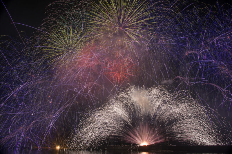 きほく燈籠祭花火打ち上げ(三重県紀北町)