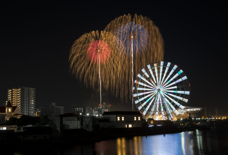 名港水上芸術花火(愛知県名古屋市港区)