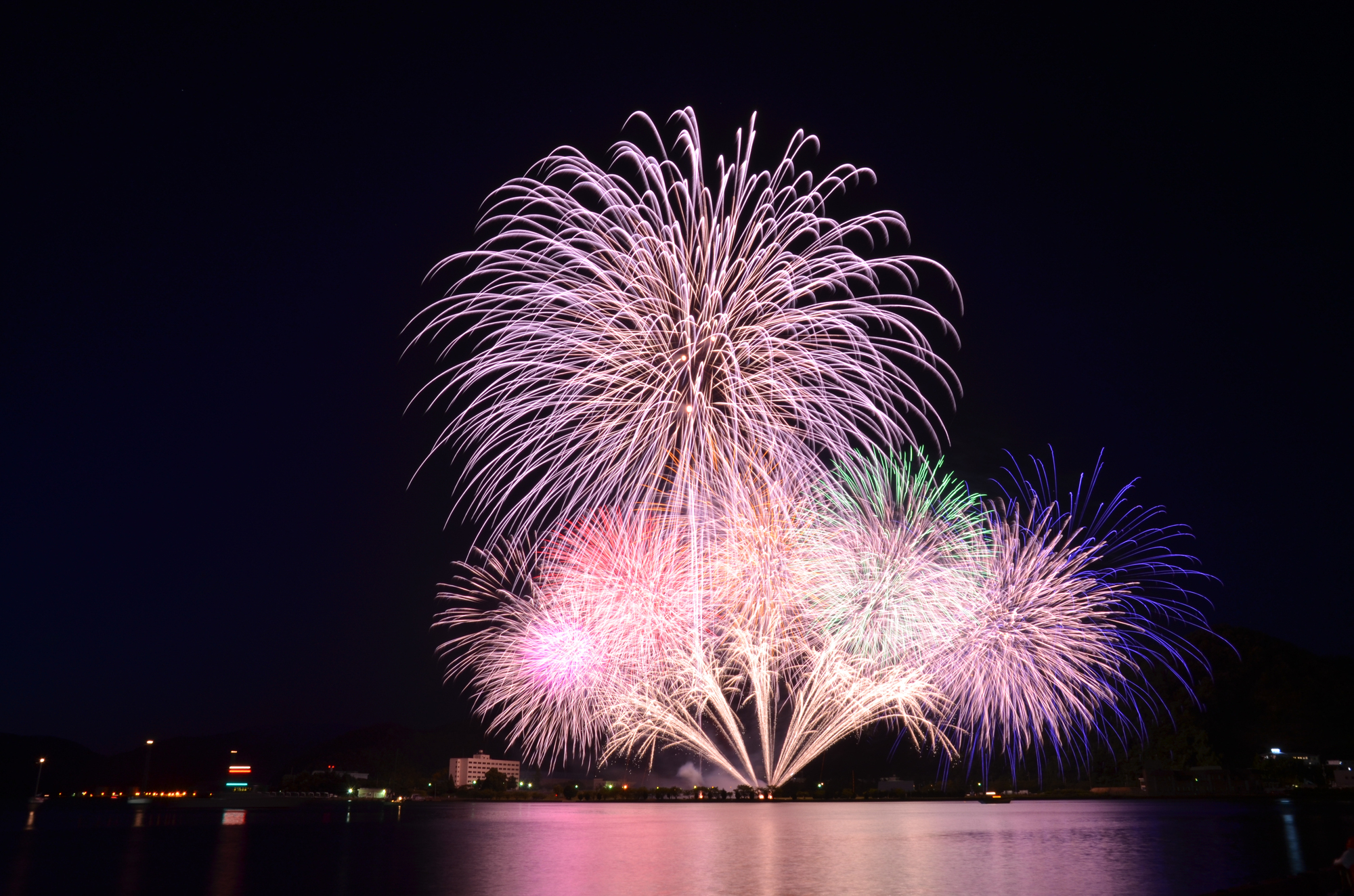 みなと舞鶴ちゃった花火大会(京都府舞鶴市)