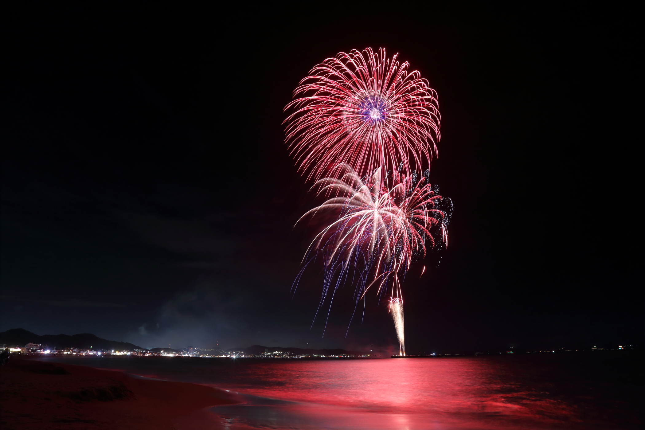 三浦海岸納涼まつり花火大会(神奈川県三浦市)