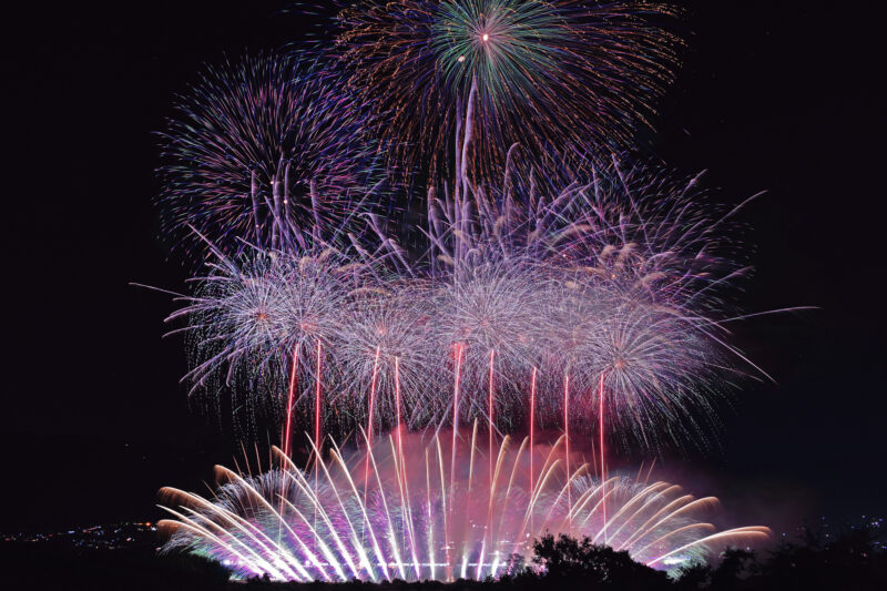 にし阿波の花火(徳島県三好市・美馬市)