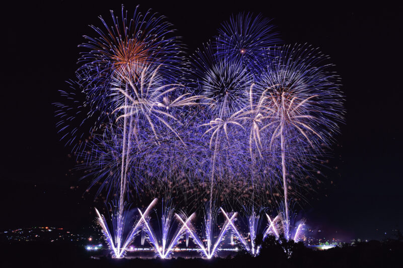 にし阿波の花火(徳島県三好市・美馬市)