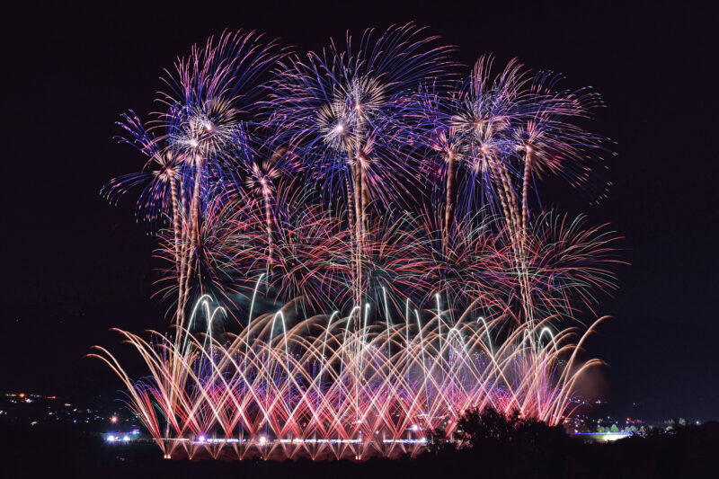 にし阿波の花火(徳島県三好市・美馬市)