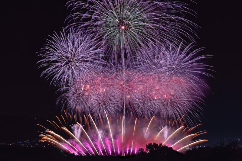 にし阿波の花火(徳島県三好市・美馬市)