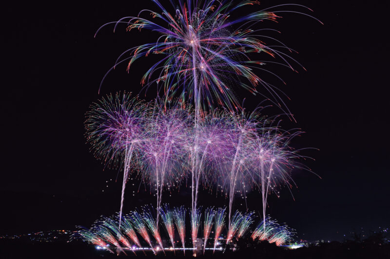 にし阿波の花火(徳島県三好市・美馬市)