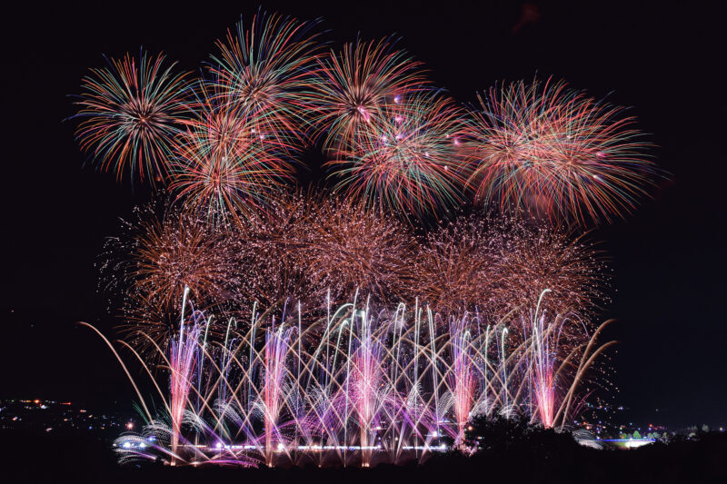 にし阿波の花火(徳島県三好市・美馬市)