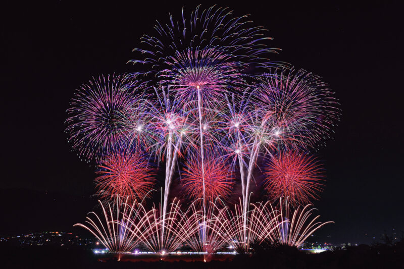 にし阿波の花火(徳島県三好市・美馬市)