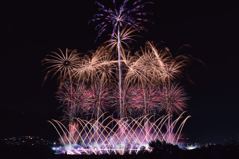 にし阿波の花火(徳島県三好市・美馬市)