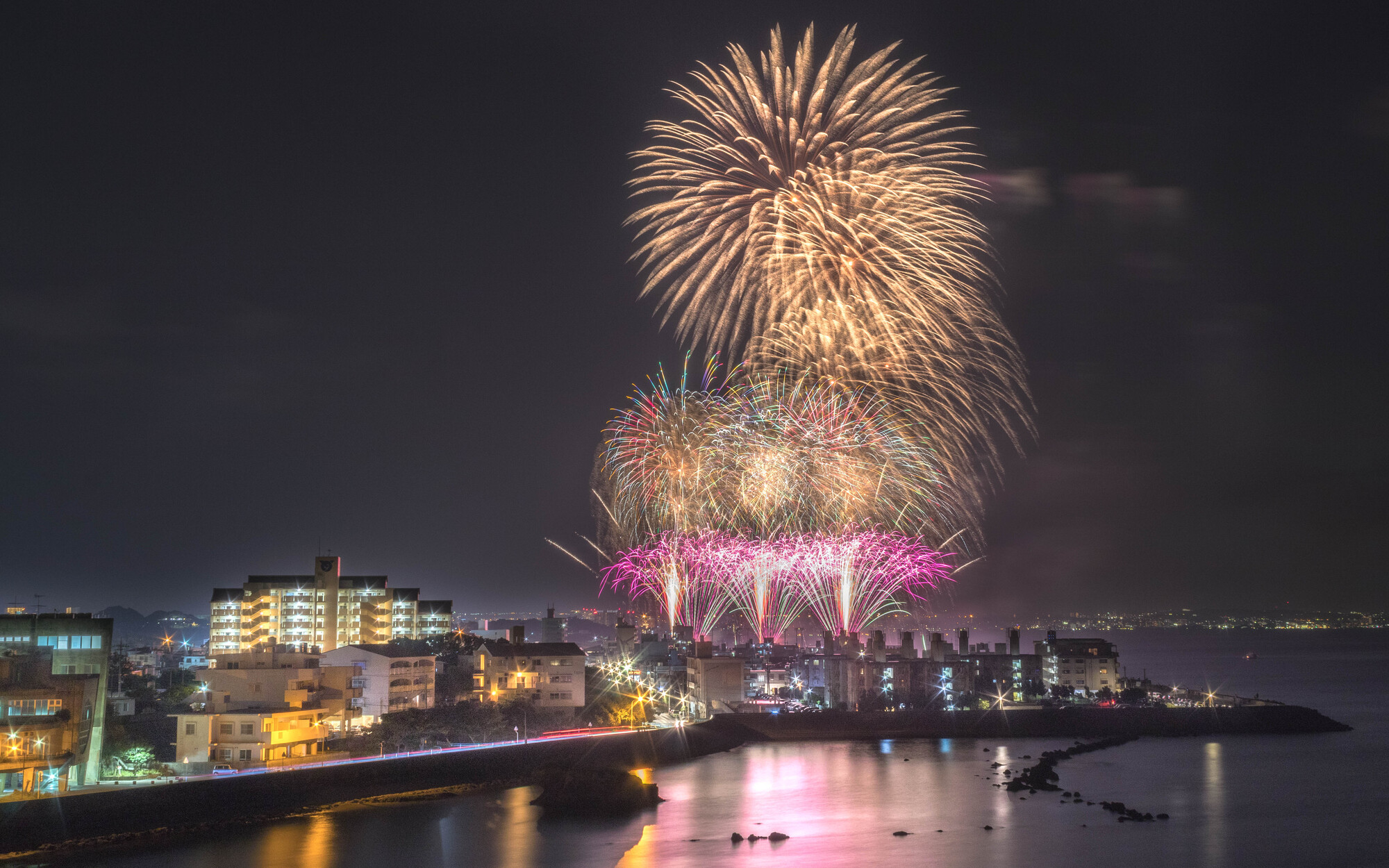 沖縄県の花火大会一覧