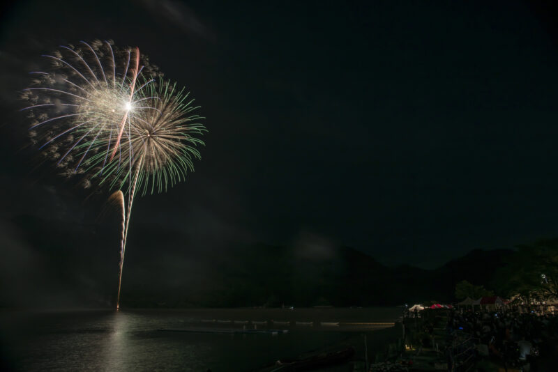 さがみ湖湖上祭花火大会(神奈川県相模原市緑区)