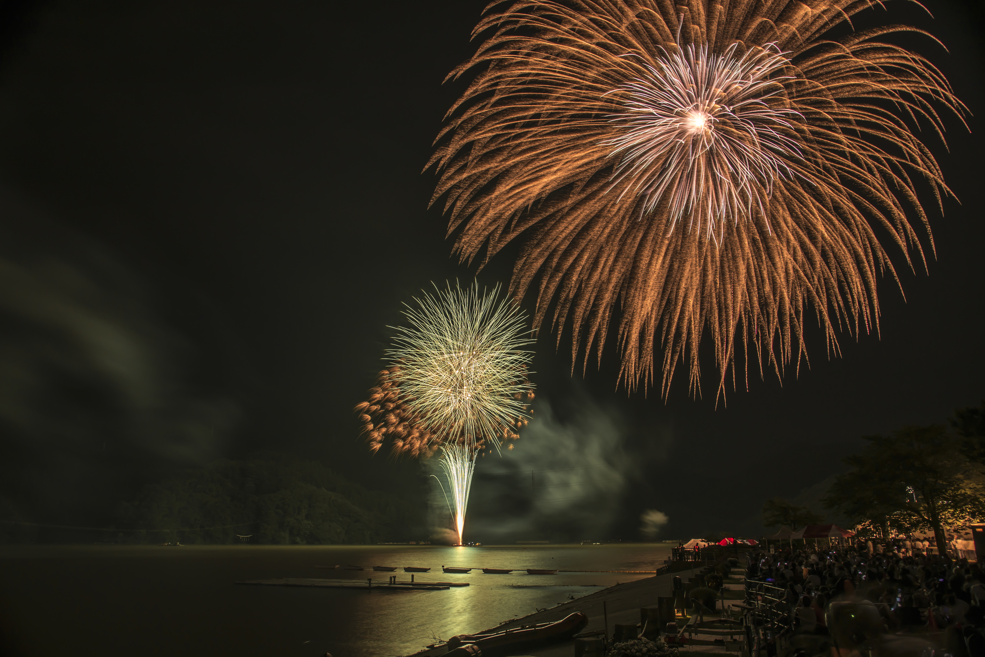 さがみ湖湖上祭花火大会(神奈川県相模原市緑区)