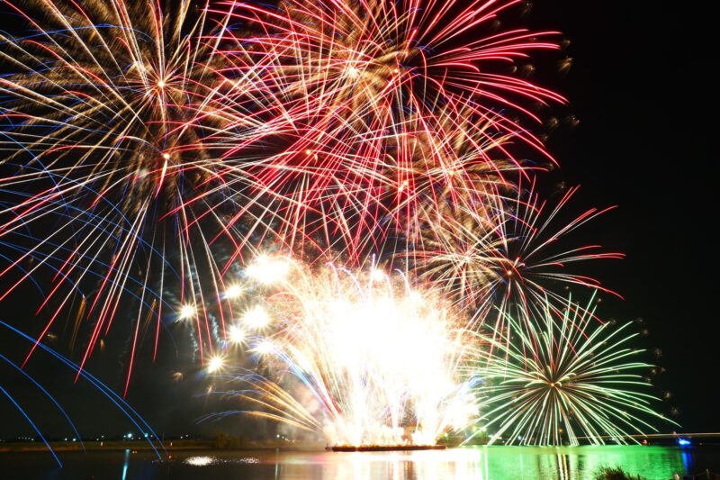 水郷潮来花火大会(茨城県潮来市)