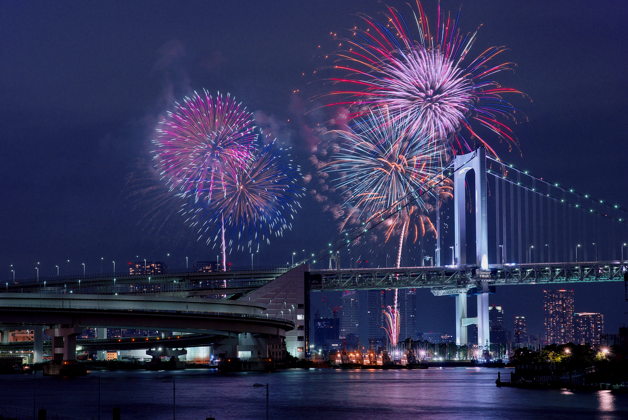 東京湾大華火祭(東京都中央区)