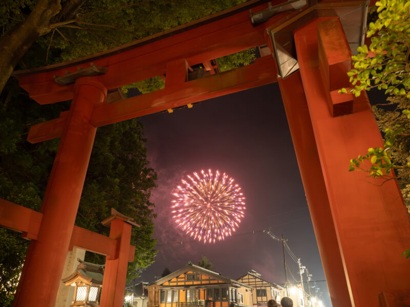 弥彦燈籠まつり奉納花火大会(新潟県弥彦村)