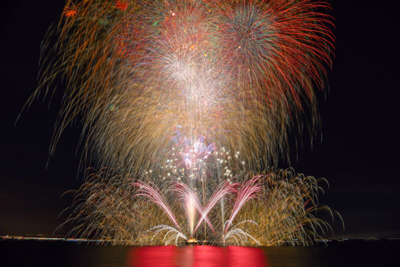 よこすか開国花火大会(神奈川県横須賀市)
