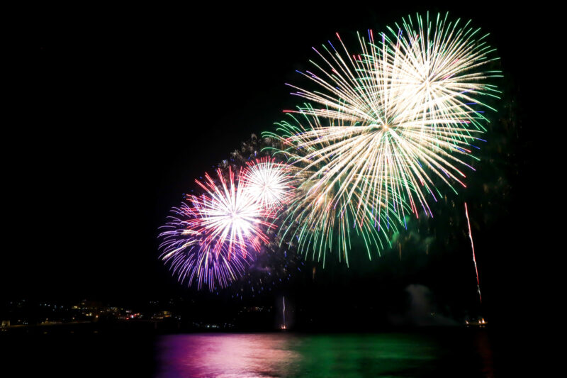 湯河原温泉海上花火大会(神奈川県湯河原町)
