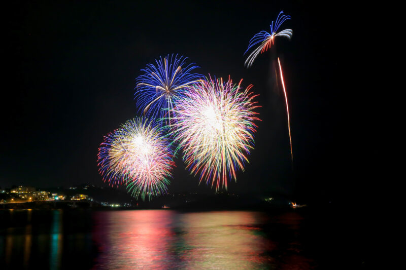 湯河原温泉海上花火大会(神奈川県湯河原町)