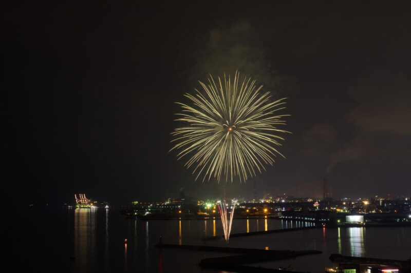 柞原八幡宮仲秋祭浜の市奉納花火大会(大分県大分市)